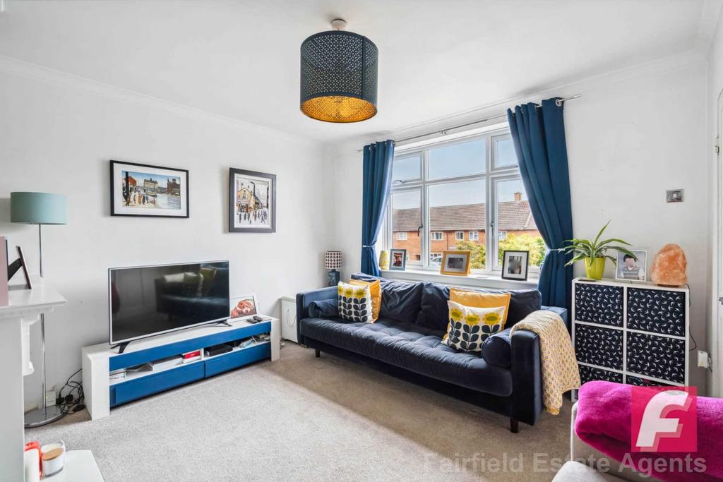 Prestwick Road, South Oxhey 3 bed terraced house for sale £425,000