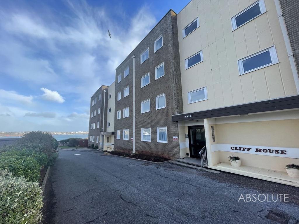Cliff Road, Paignton, TQ4 3 bed ground floor flat to rent £975 pcm (£