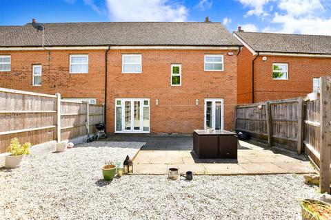 2 Forest Grove, Thornwood, Epping, CM16 6NS