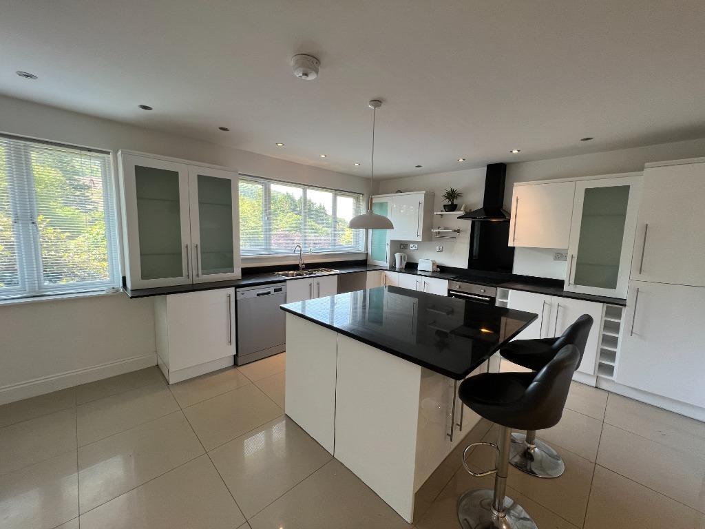 Yarrowford, Selkirk, TD7 4 bed detached house £1,100 pcm (£254 pw)
