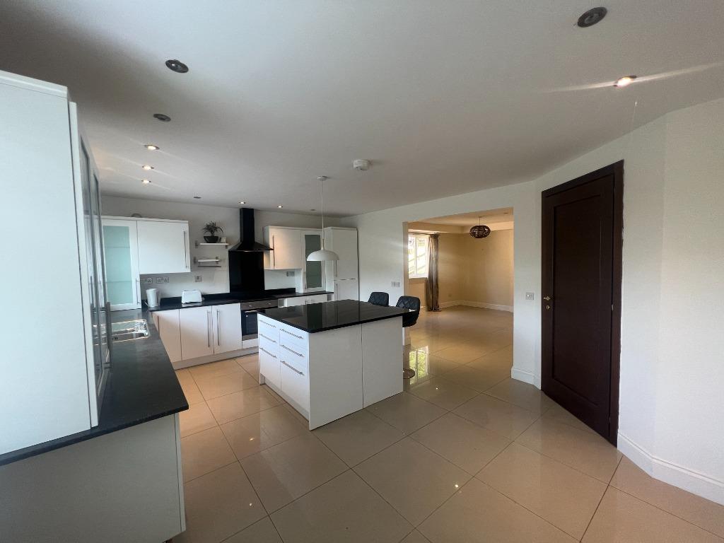 Yarrowford, Selkirk, TD7 4 bed detached house £1,100 pcm (£254 pw)