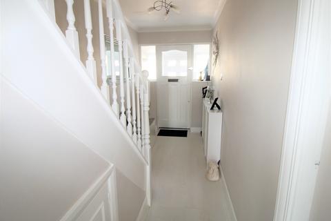 24 Cedar Road, Hornchurch, RM12 4YL