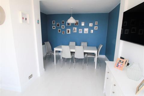 24 Cedar Road, Hornchurch, RM12 4YL