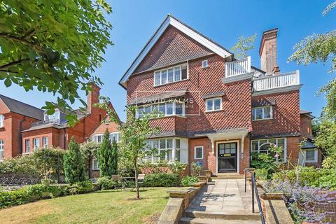 2 bedroom flat for sale - Frognal, London NW3