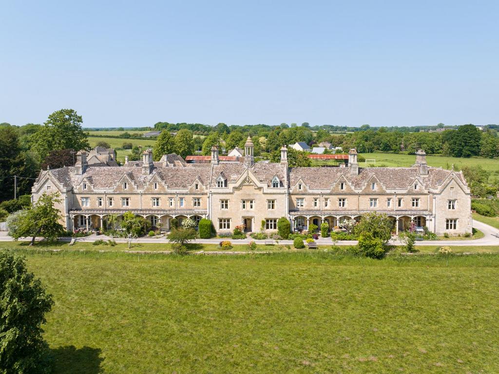 Edwards College, Silver Street, South Cerney, Cirencester, GL7 4 bed