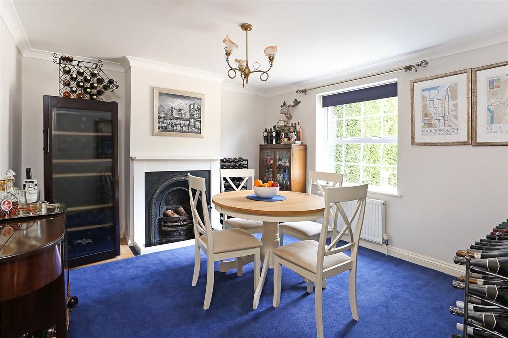 Shortheath Road, Farnham, Surrey, GU9 3 bed semidetached house for