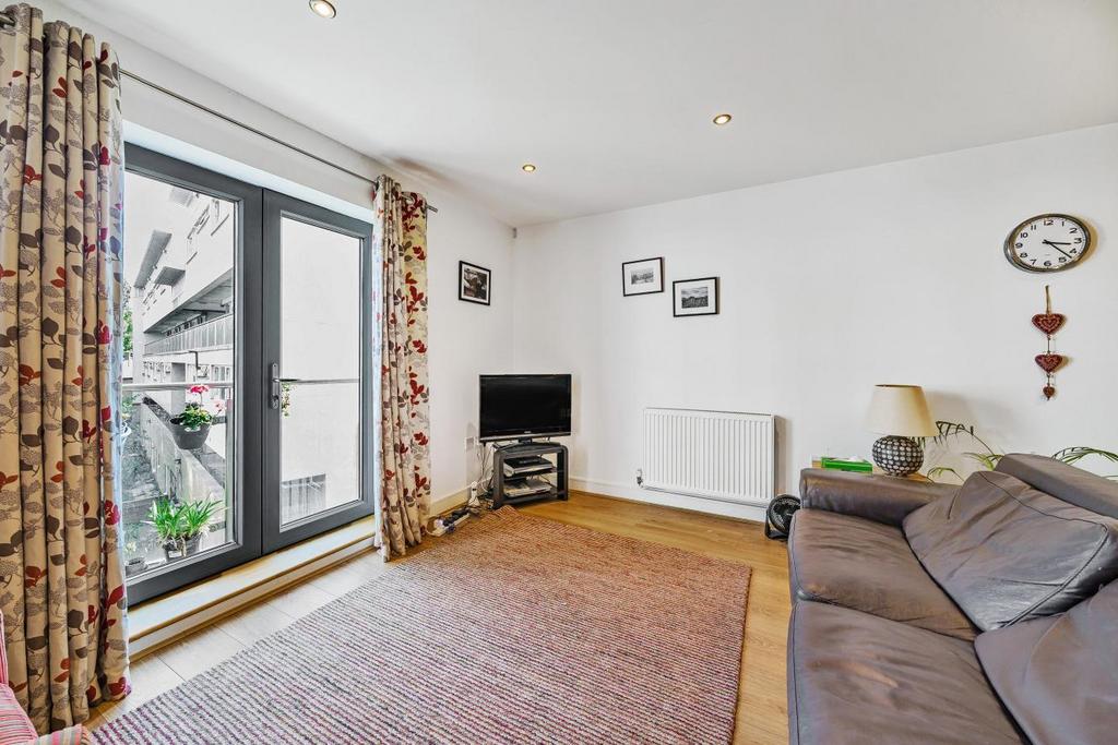 St. James Grove, Battersea 1 bed flat for sale £400,000