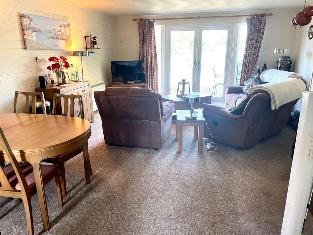 Lounge/dining room