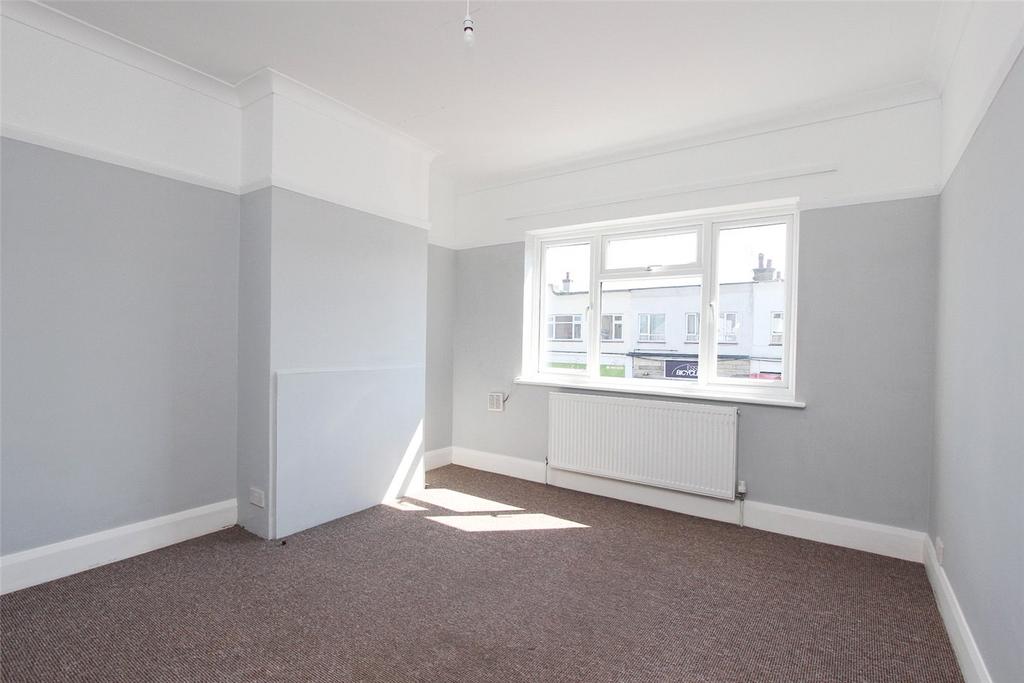 London Road, Hadleigh, Benfleet, Essex, SS7 2 bed apartment to rent £