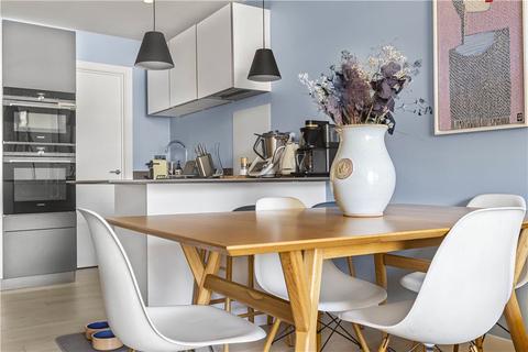 Flat 3, 199 Hackney Road, London, E2 8JL