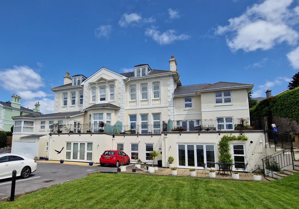 St Lukes Road South, Torquay 2 bed apartment for sale £375,000