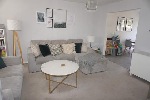 6 Mcdonough Close, Chessington, KT9 1ER