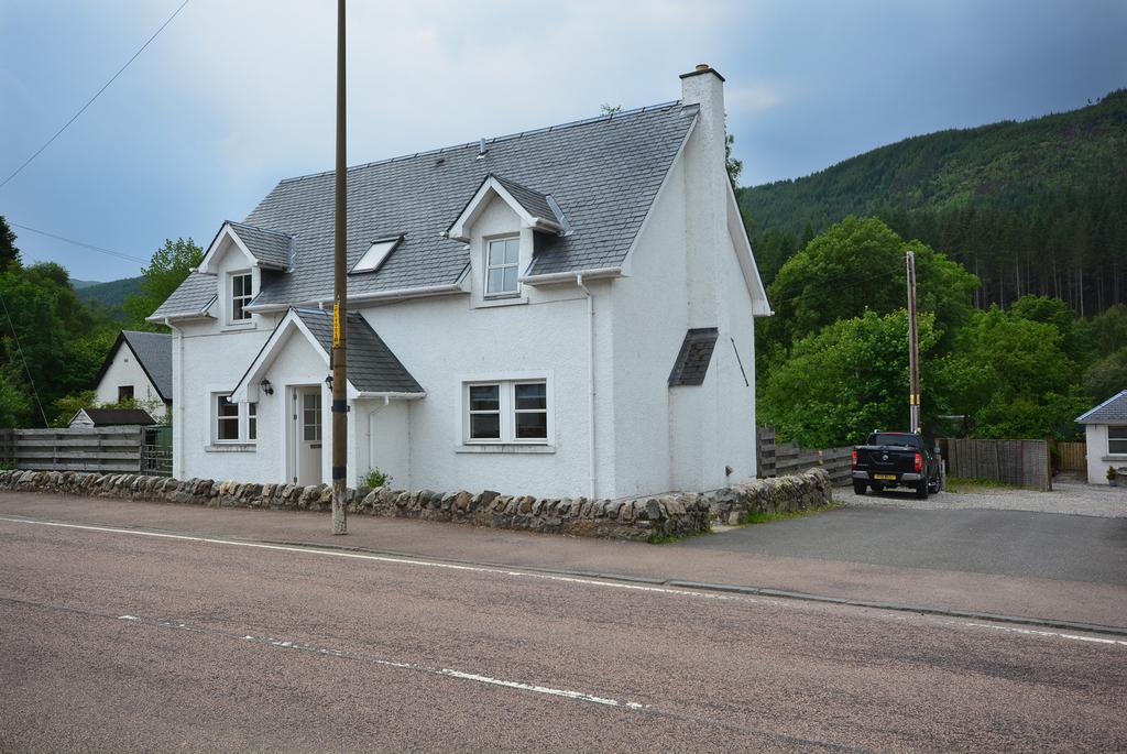 Main Street, Strathyre 3 bed detached house £900 pcm (£208 pw)