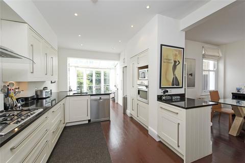 4 bedroom terraced house to rent, Muncaster Road, London, SW11