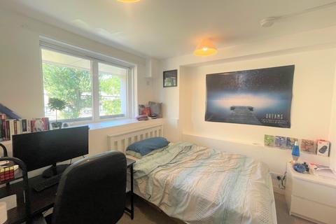 4 bedroom flat to rent, Goldthorpe, Plender Street, Camden Town, NW1