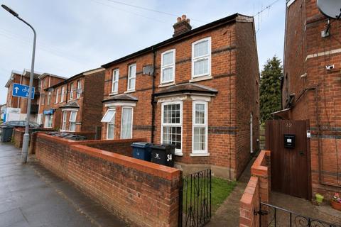 4 bedroom semi-detached house to rent, Abercromby Avenue, Hp12