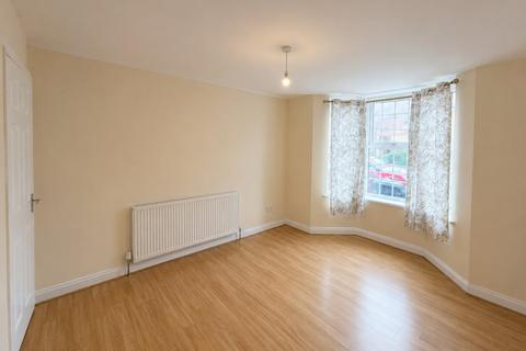 4 bedroom semi-detached house to rent, Abercromby Avenue, Hp12