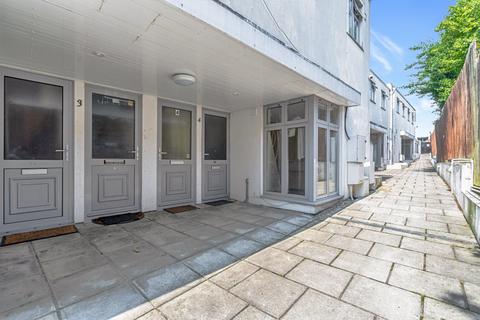 undefined, Columbia Avenue, Edgware, HA8