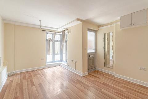 undefined, Columbia Avenue, Edgware, HA8