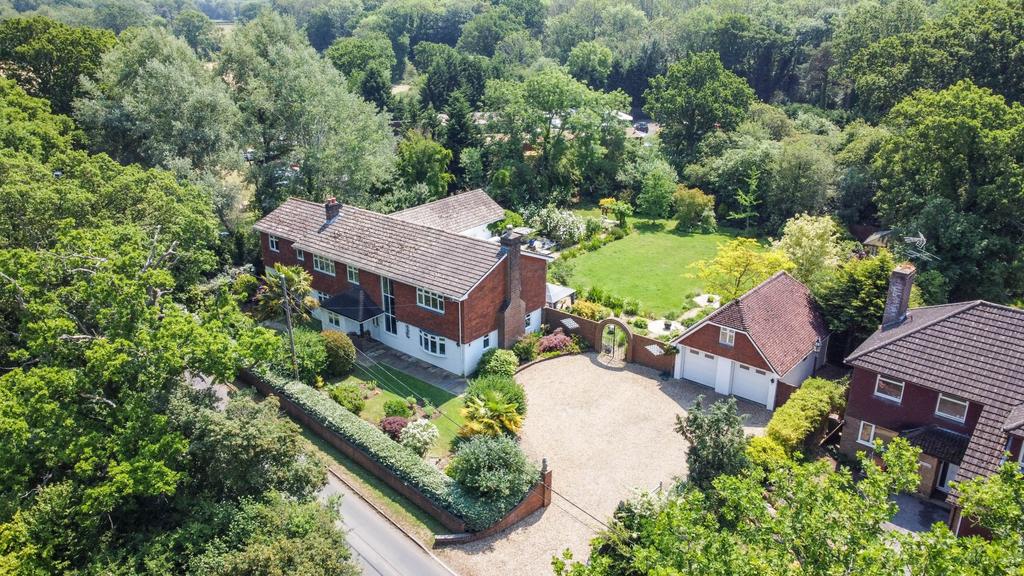 Rusper Road, Ifield, RH11 5 bed house - £1,000,000