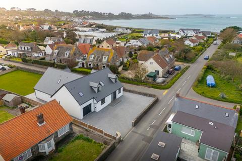 6 bedroom detached house for sale, Route De La Maladerie, St. Saviour, Guernsey