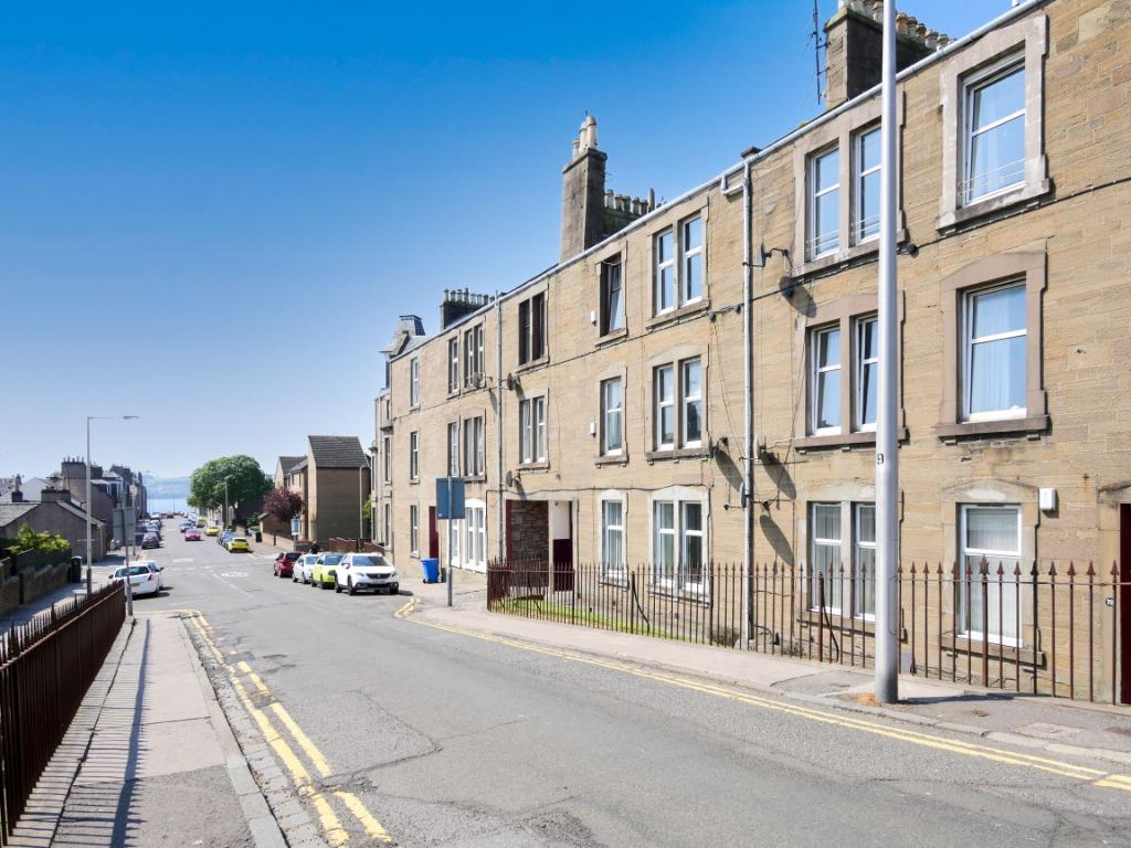 Church Street, Broughty Ferry, Dundee, DD5 2 bed flat to rent £875
