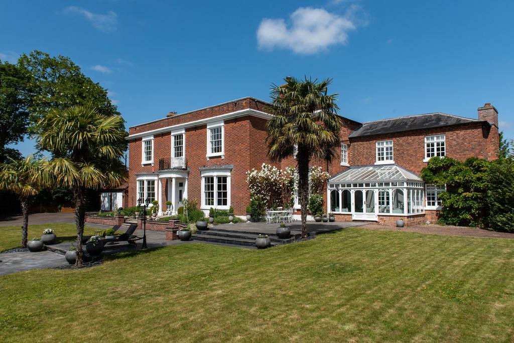 Prospect Gardens, Elm Road, Evesham, Worcestershire, WR11 8 bed