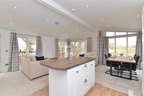 2 bedroom park home for sale, Alderney Park, Barton On Sea, BH25