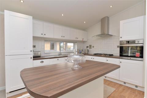 2 bedroom park home for sale, Alderney Park, Barton On Sea, New Milton, BH25