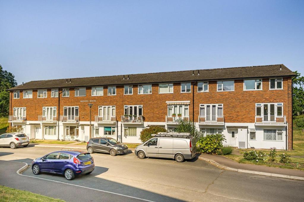 Abbey Park, Beckenham 2 bed £380,000