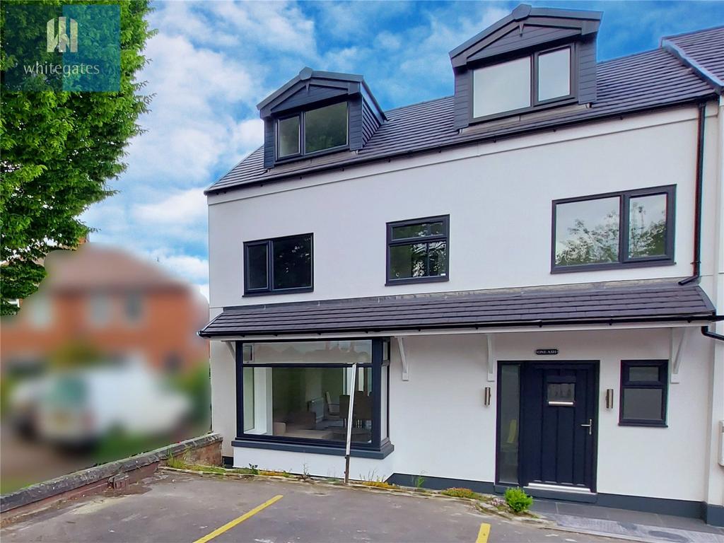 Doncaster Road, Ackworth, Pontefract, West Yorkshire, WF7 5 bed house