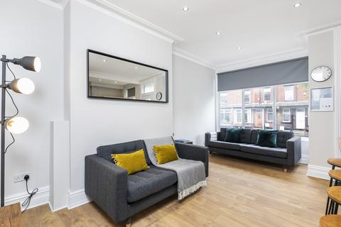 5 bedroom terraced house to rent - St. Anns Avenue, Leeds LS4
