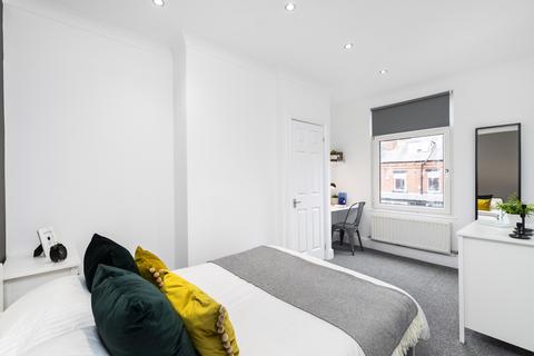 5 bedroom terraced house to rent - St. Anns Avenue, Leeds LS4
