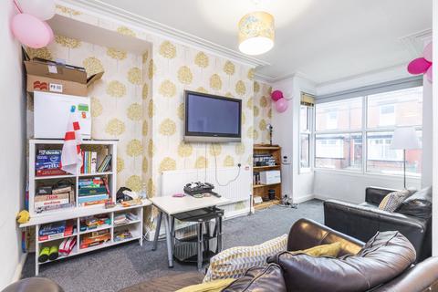 5 bedroom terraced house to rent - Beechwood View, Leeds LS4