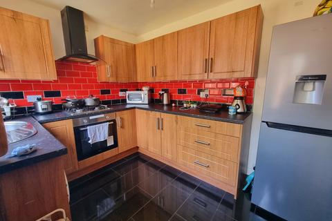 3 bedroom end of terrace house to rent, College Street, St. Helens, WA10