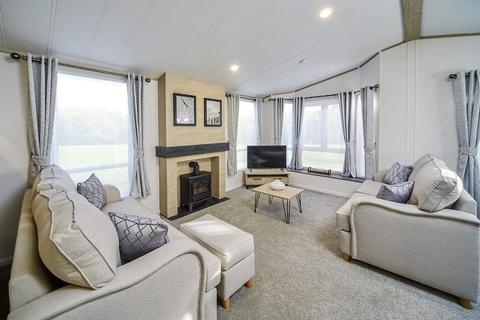 2 bedroom lodge for sale, Pease Bay Leisure Park