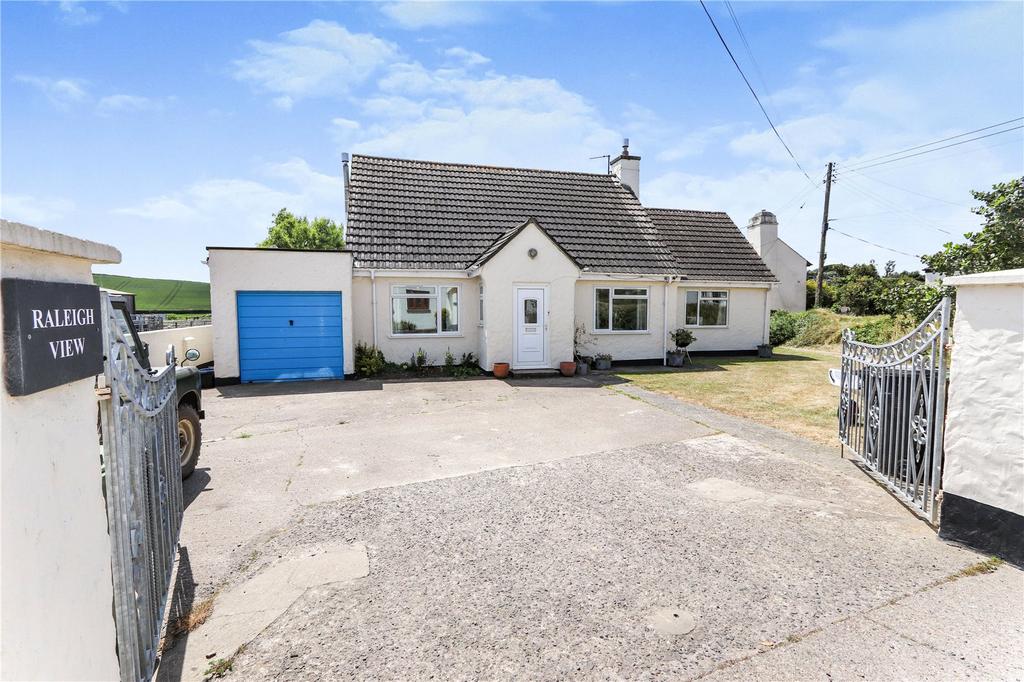 Eastleigh, Bideford 4 bed bungalow for sale £485,000