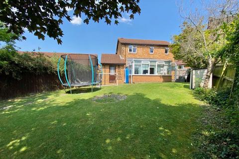 11 Whaddon Close, Northampton, NN4 9XS