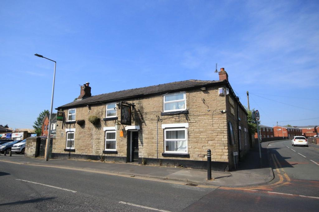 City Road, Kitt Green, Wigan, WN5 0BG Property for sale £250,000