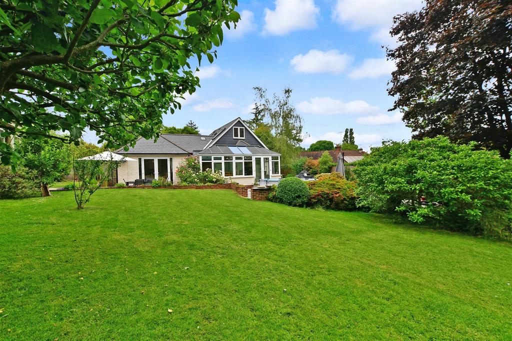 Ockley Road, Forest Green, Dorking, Surrey 5 bed chalet for sale £