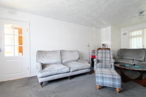 3 bedroom terraced house for sale - Fountains Avenue, Eyres Monsell, Leicester, LE2