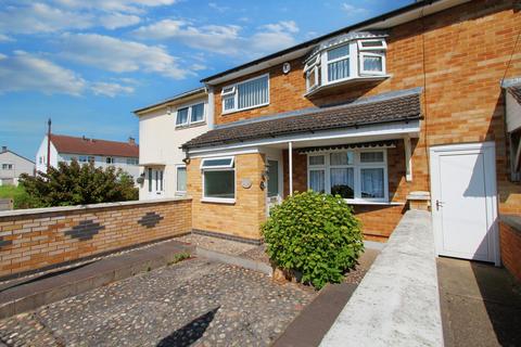 3 bedroom terraced house for sale - Fountains Avenue, Eyres Monsell, Leicester, LE2