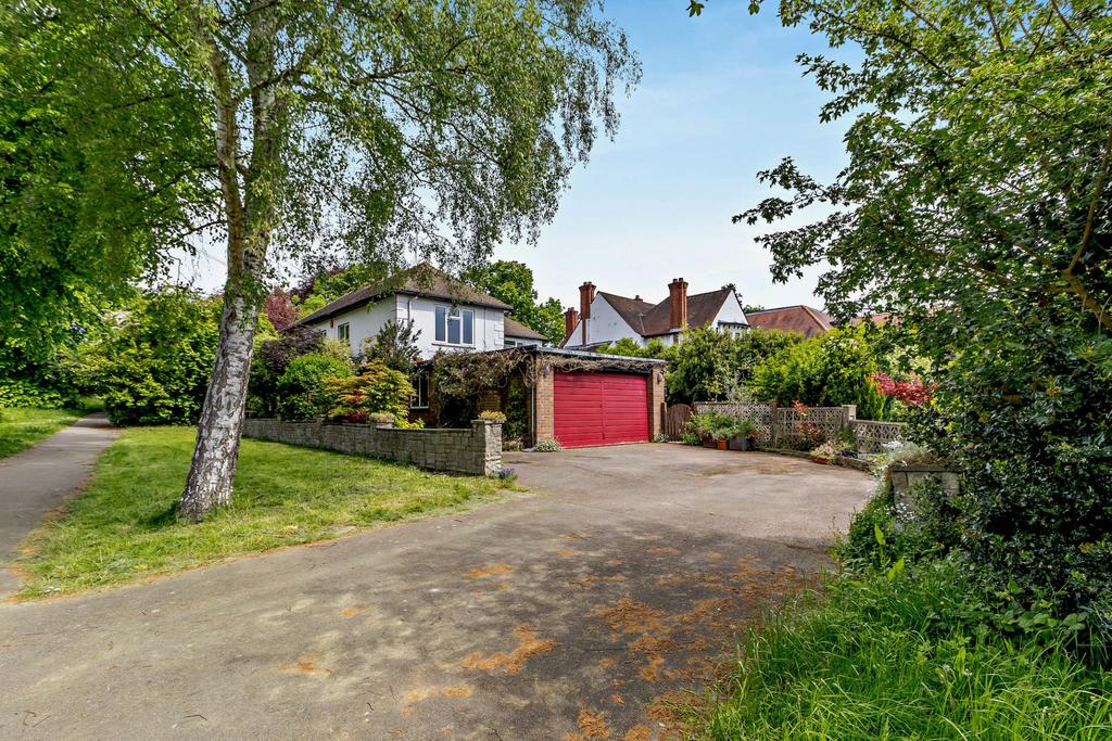 Waxwell Lane, Pinner, HA5 5 bed detached house for sale £1,499,950