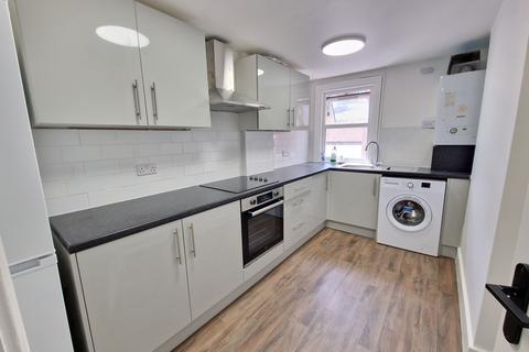 2 bedroom flat to rent, Lower Clapton Road, London E5