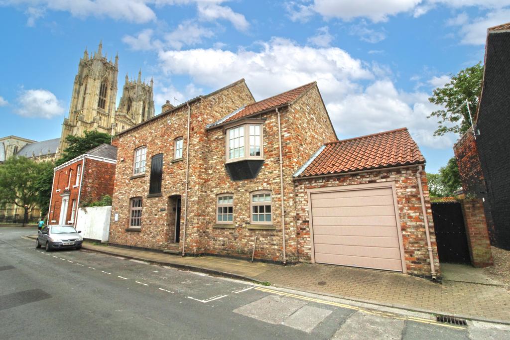 Minster Beverley HU17 8HP 4 bed detached house £625,000