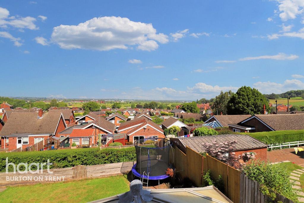 Dalebrook Road, BurtonOnTrent 3 bed detached house for sale £270,000