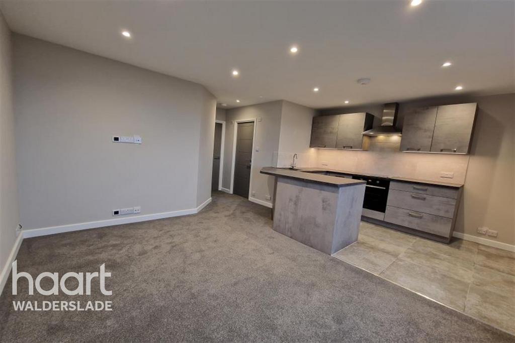 Sheppey Beach, ME12 2 bed £1,150 pcm (£265 pw)