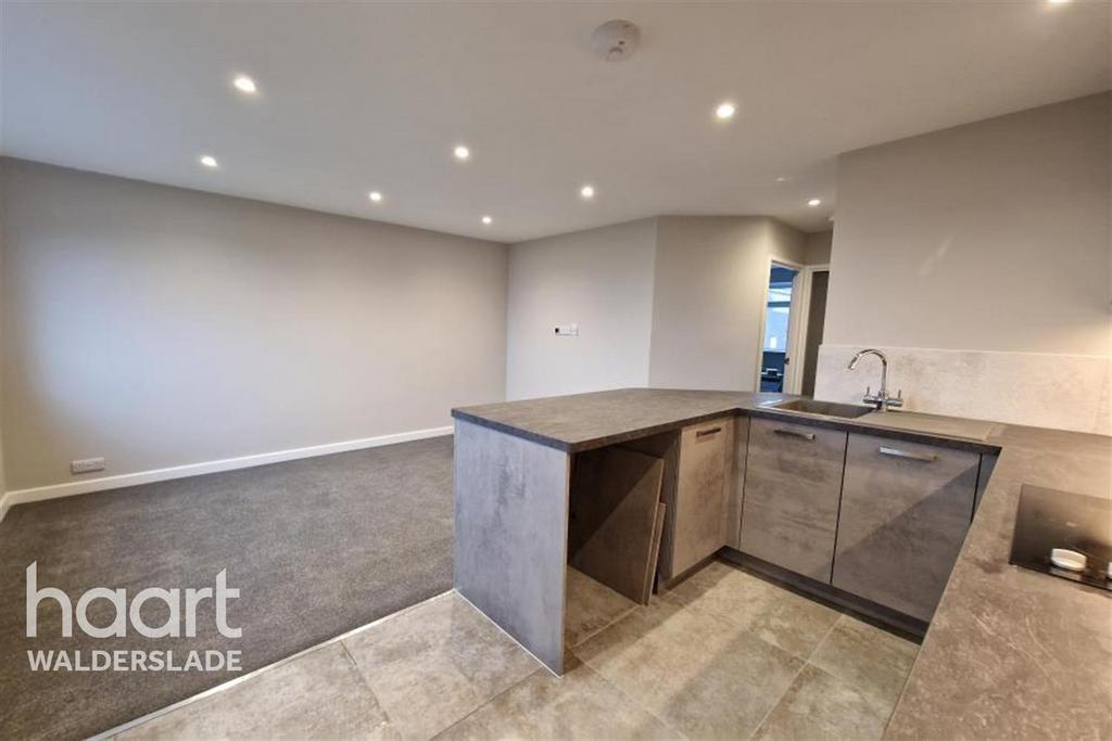 Sheppey Beach, ME12 2 bed to rent £1,150 pcm (£265 pw)