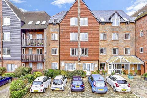 2 bedroom ground floor flat for sale, Queen Street, Arundel, West Sussex