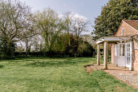 Willow Grove Lees Road, Yalding, Maidstone, ME18 6HB